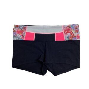 Lululemon Run‎ Speed Shorts Size 6 Reversible Black Pink Floral Hidden Pocket